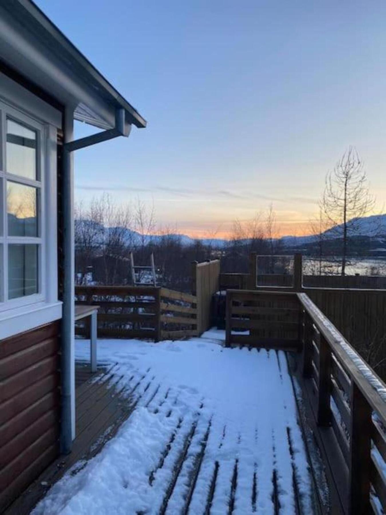 Cozy 2 Bedroom Cottage With Hot Tub Akureyri Luaran gambar