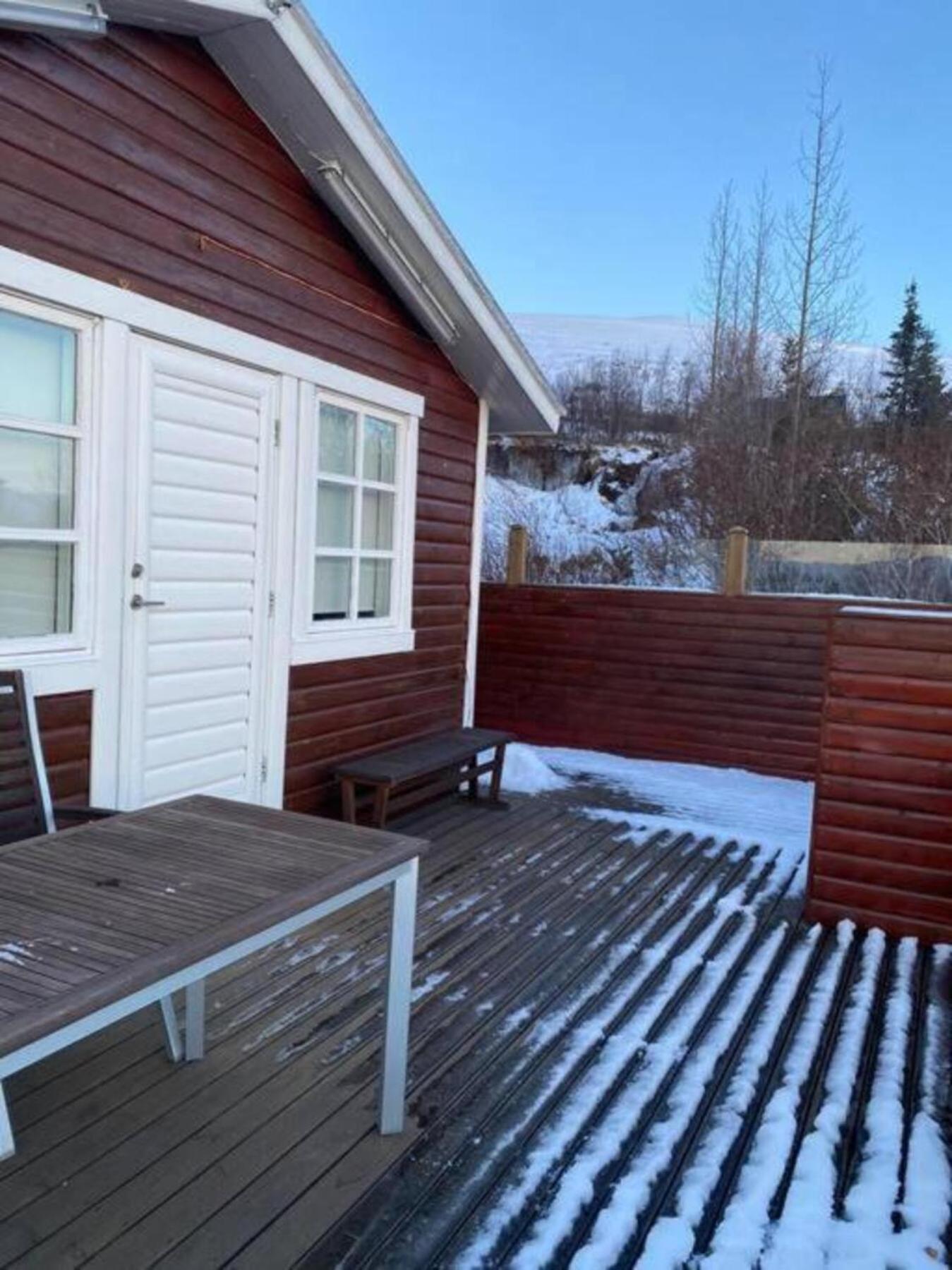 Cozy 2 Bedroom Cottage With Hot Tub Akureyri Luaran gambar